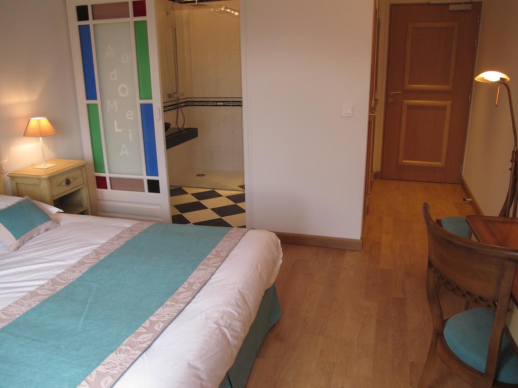 Au Domelia Provinois Cerneux Room photo