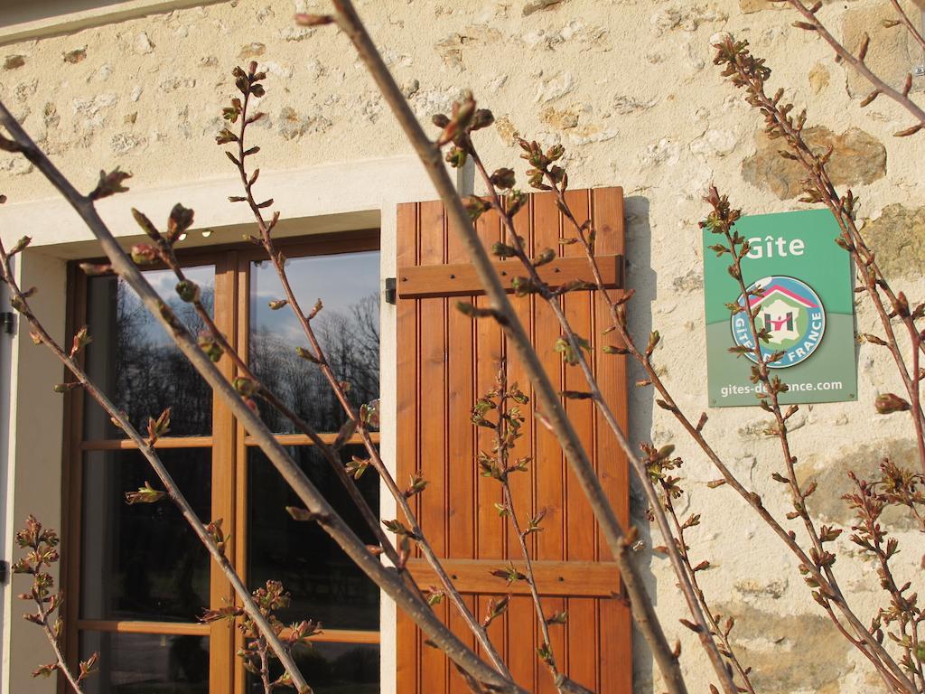 Au Domelia Provinois Cerneux Exterior photo