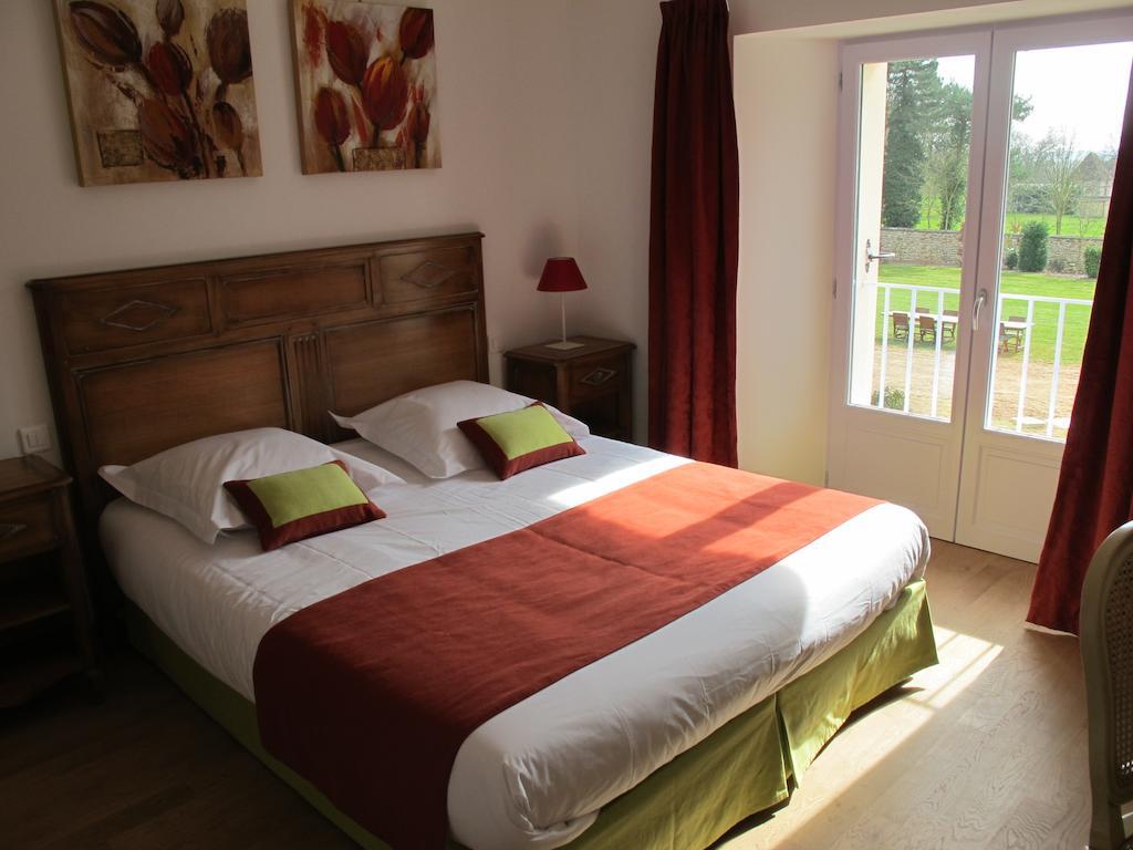 Au Domelia Provinois Cerneux Room photo