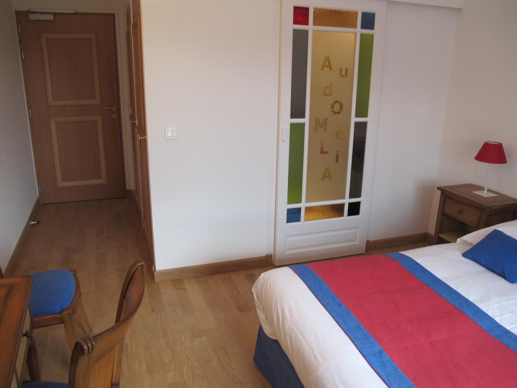 Au Domelia Provinois Cerneux Room photo